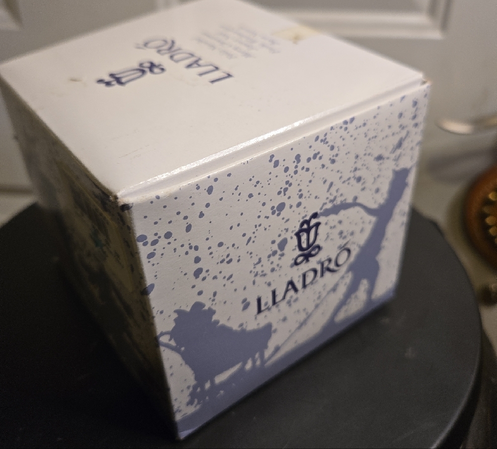 Lladro 1995 Merry Christmas White Crystal Bell in Box - Picture 5 of 12